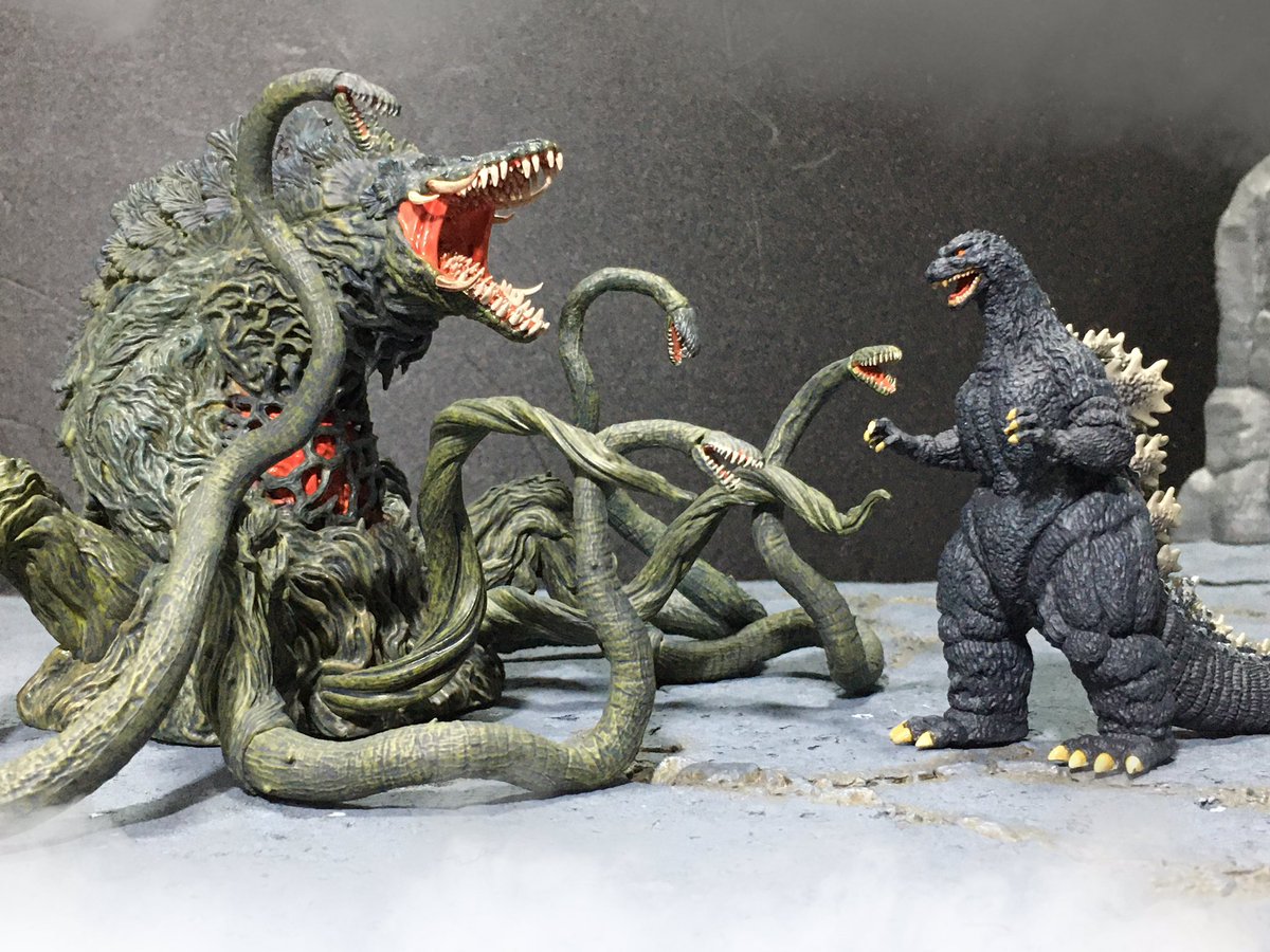 夜のフィギュア撮影会 お題『フリー』 ゴジラ対ビオランテ！手のひら