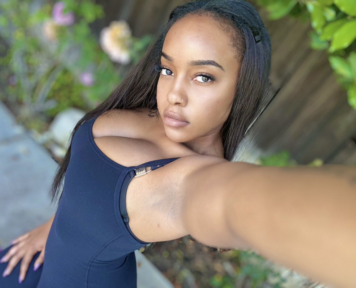 I love you all😘😘 Don't forget to watch my live sex show with