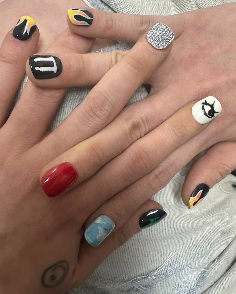 G-Dragon's nails details for Power M/V