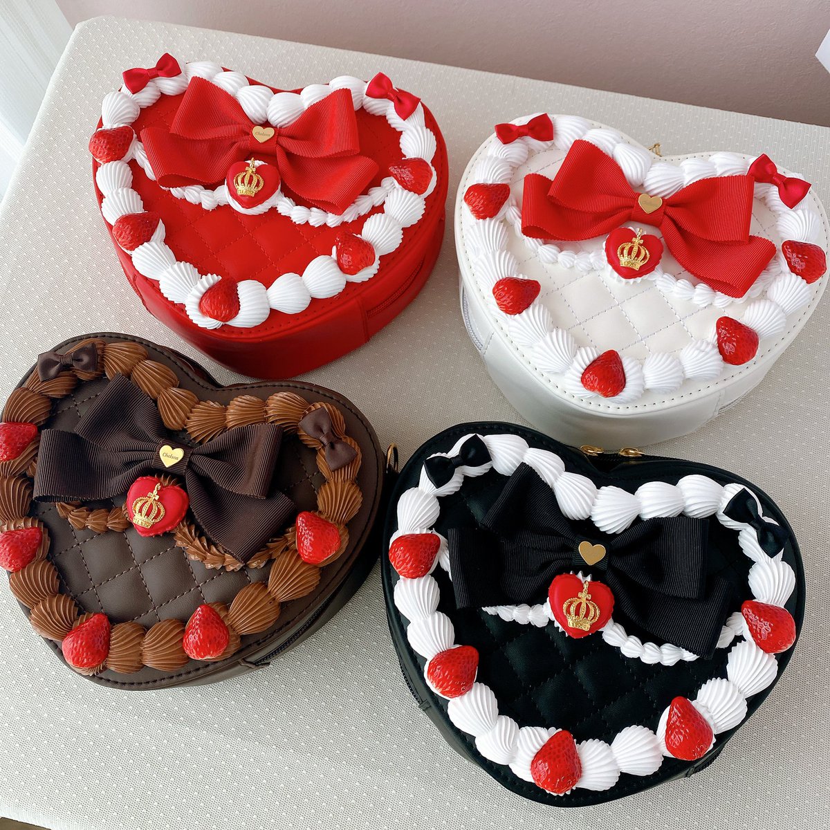🎀ロマアラ販売品⑨🎀 いちごのケーキショルダーバッグ🍓 いちごケーキ