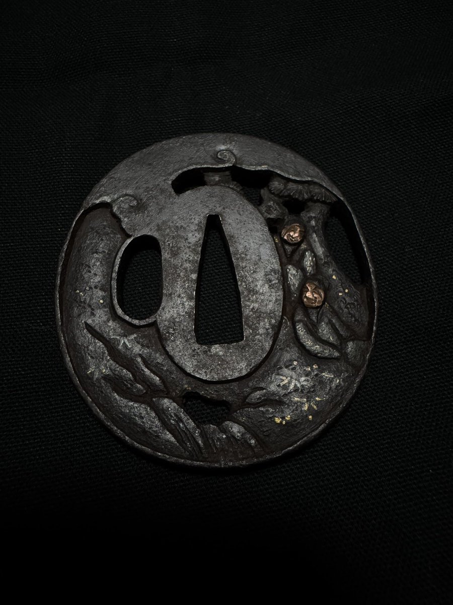 実は鍔も買っちってました…ニヤニヤ と言っても小さな短刀鍔ですよ