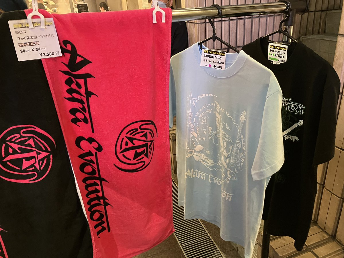 タッカンのにゃんこTシャツ、Sは残1枚、XXLなし、XXXL 2枚、M と L は