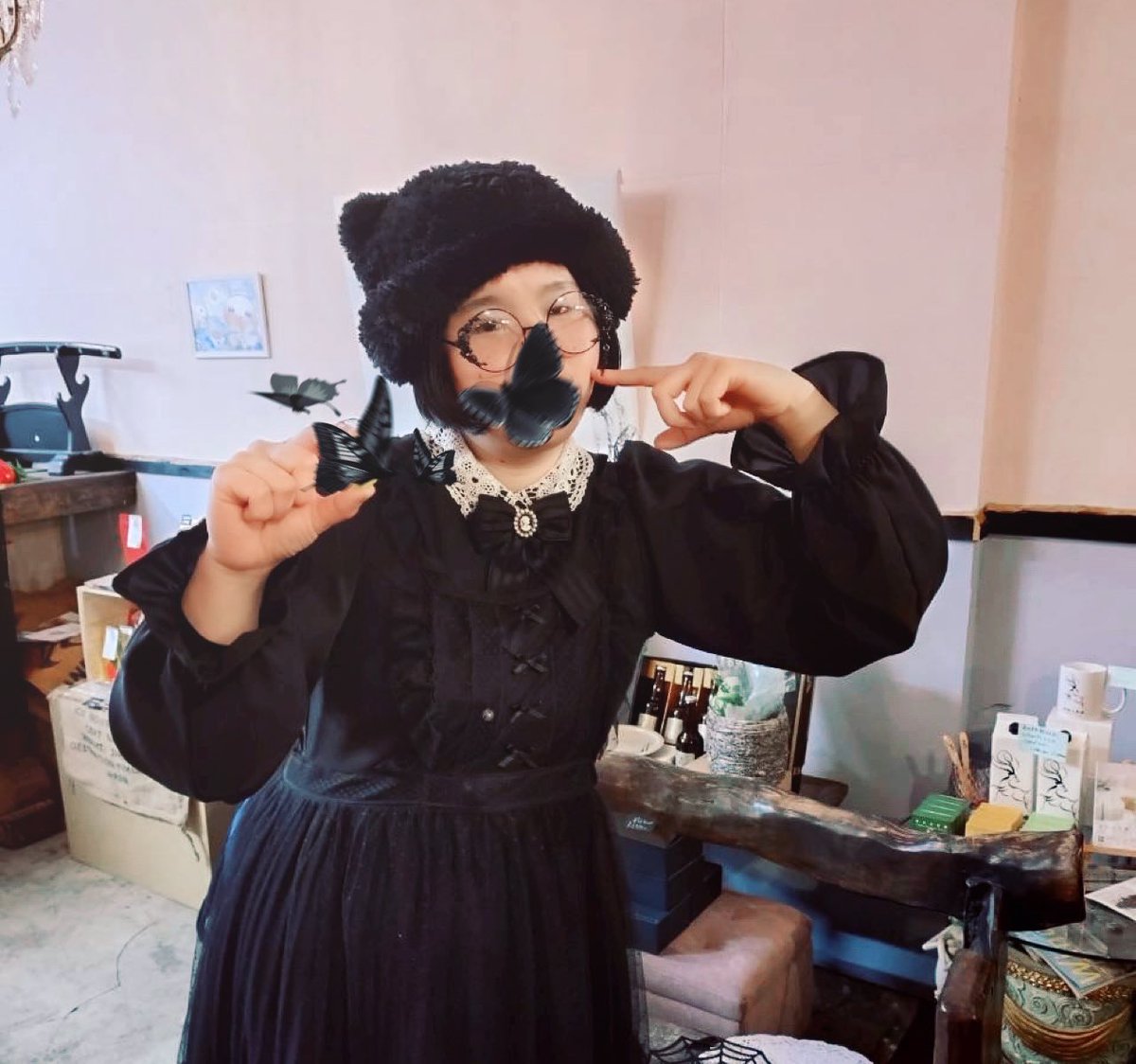 昨日のケルベロニャンコーデ🐈‍⬛🐈‍⬛🐈‍⬛ 暫定ツバキヤポーズ「つ