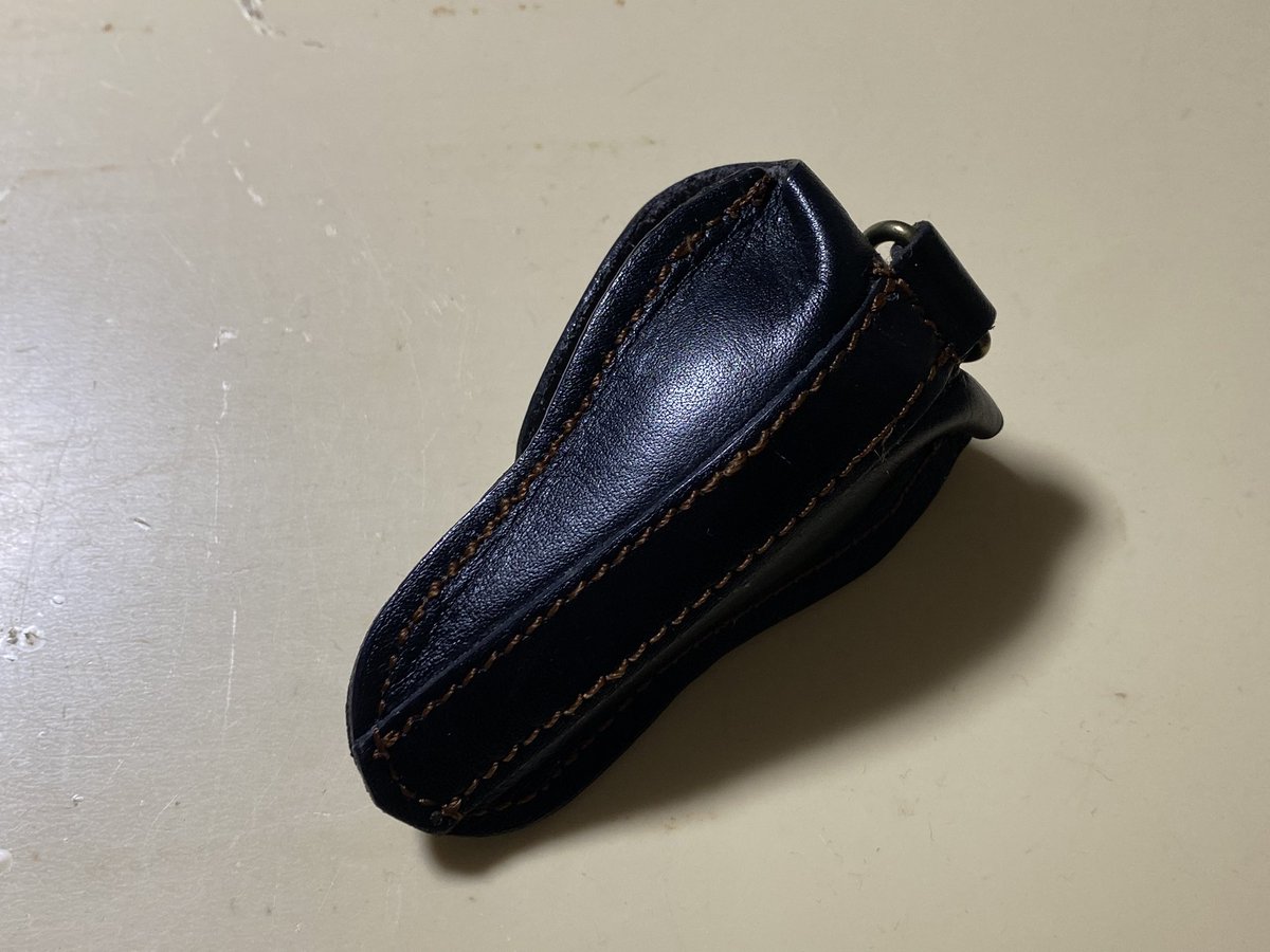 普段使っている三線の爪と「leather kakei」さんにだいぶ前に作って