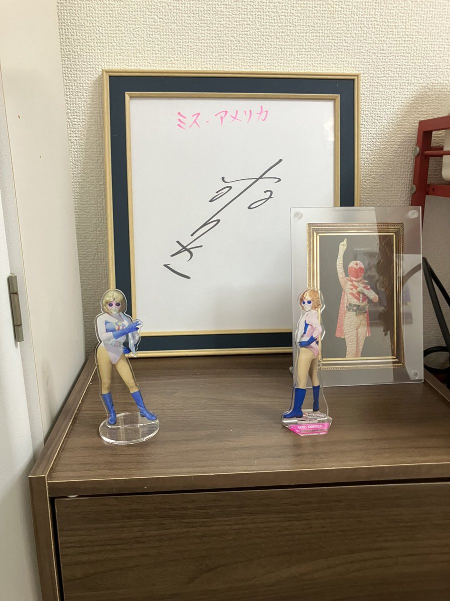 小牧りささんのサイン色紙😊