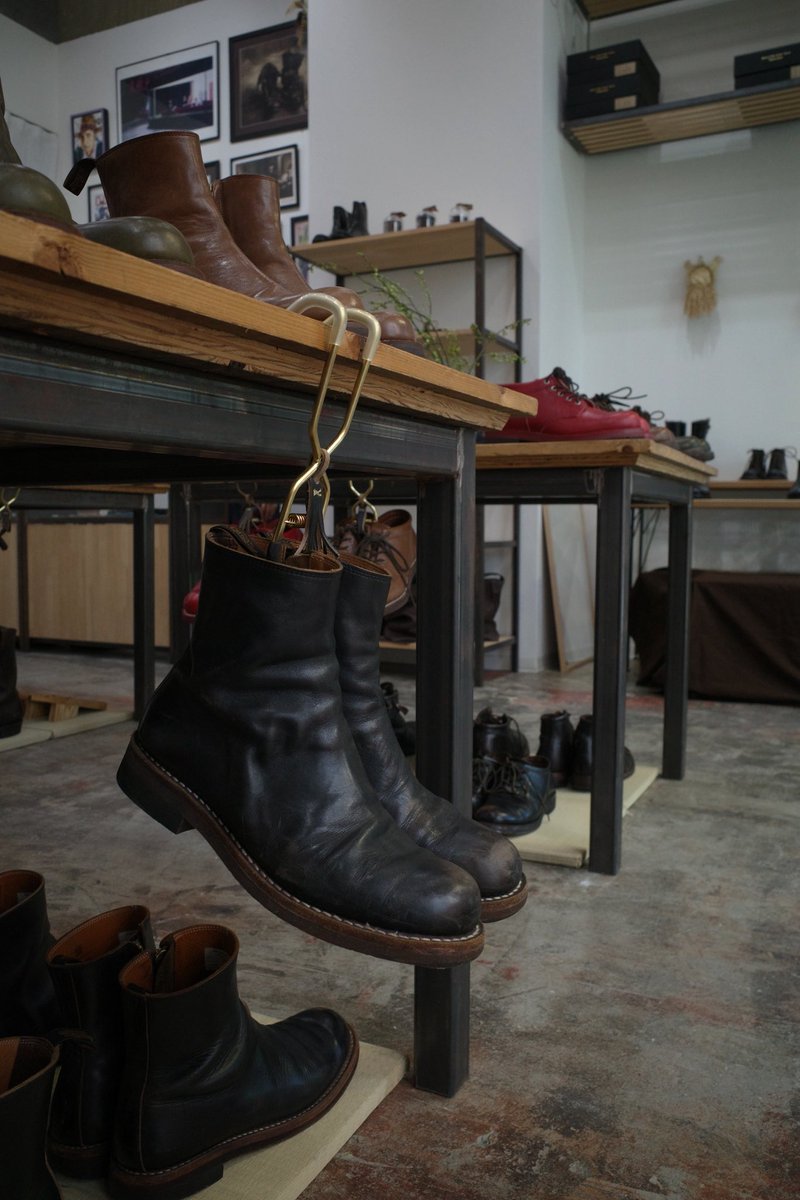 ブーツハンガーが仕上がりました。 店頭にて販売しております。