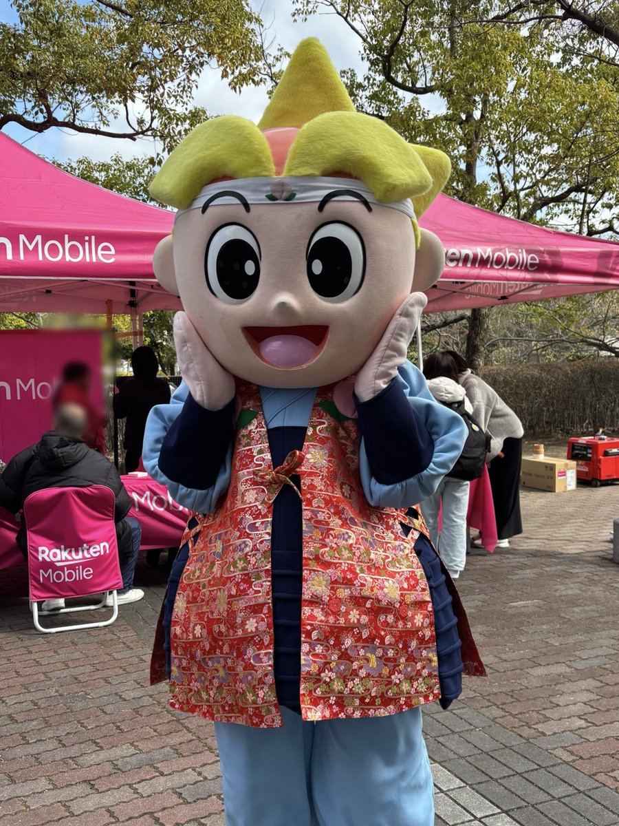 時々見る子たち🍑 ももっちとうらっちだって！！ 📱向けたらポーズして