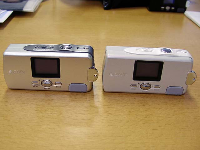 ソニー、「サイバーショットU」の200万画素モデル「DSC-U20」