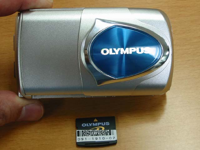 オリンパス、生活防水のコンパクトデジカメ「μ-10 DIGITAL」