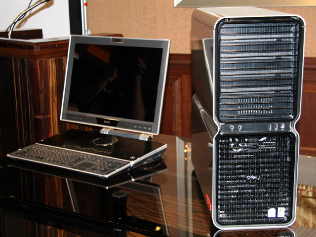 デル、20.1型ワイド液晶搭載エンターテイメントノート「XPS M2010」