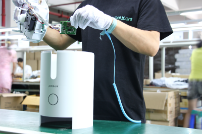 本製品は販売終了しました】カリカリマシーンSP/スマホ遠隔操作型犬猫