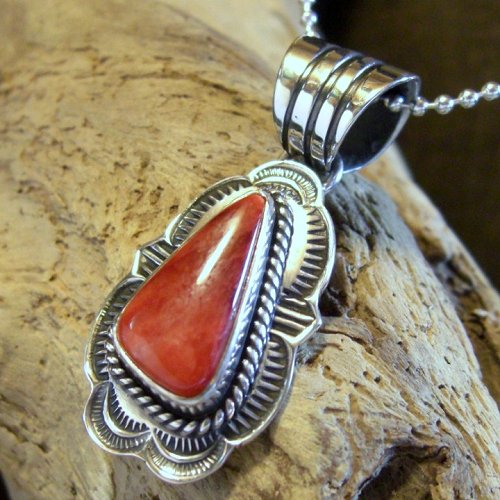 ナバホ族：スパイニーオイスターシェル ペンダント - PINE☆FIELD