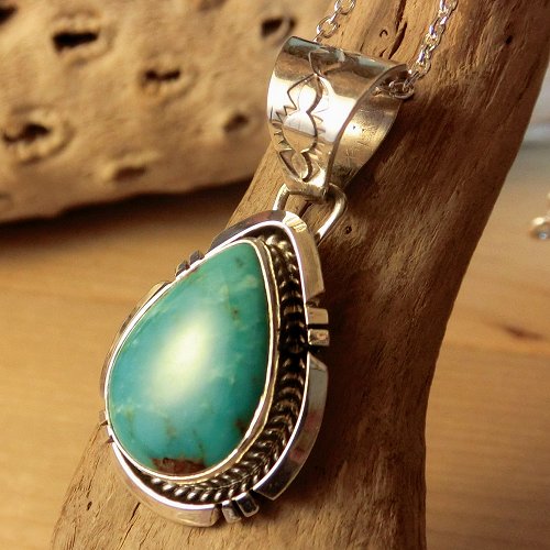 ナバホ族：パイロットマウンテン ターコイズ ペンダント - PINE☆FIELD