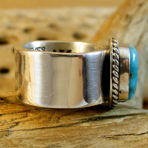 ナバホ族：Sunshine Reeves キングマンターコイズ リング 8号 - PINE