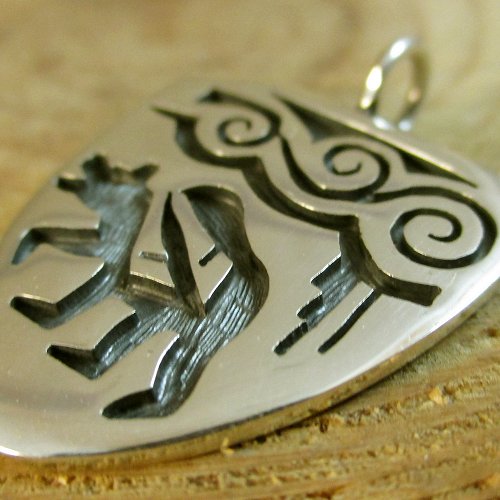 ホピ族：Raymond Kyasyousie ベアモチーフ ペンダントトップ - PINE