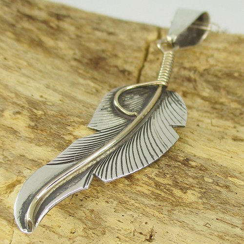 ナバホ族：Chris Charley イーグルフェザー ペンダント - PINE☆FIELD