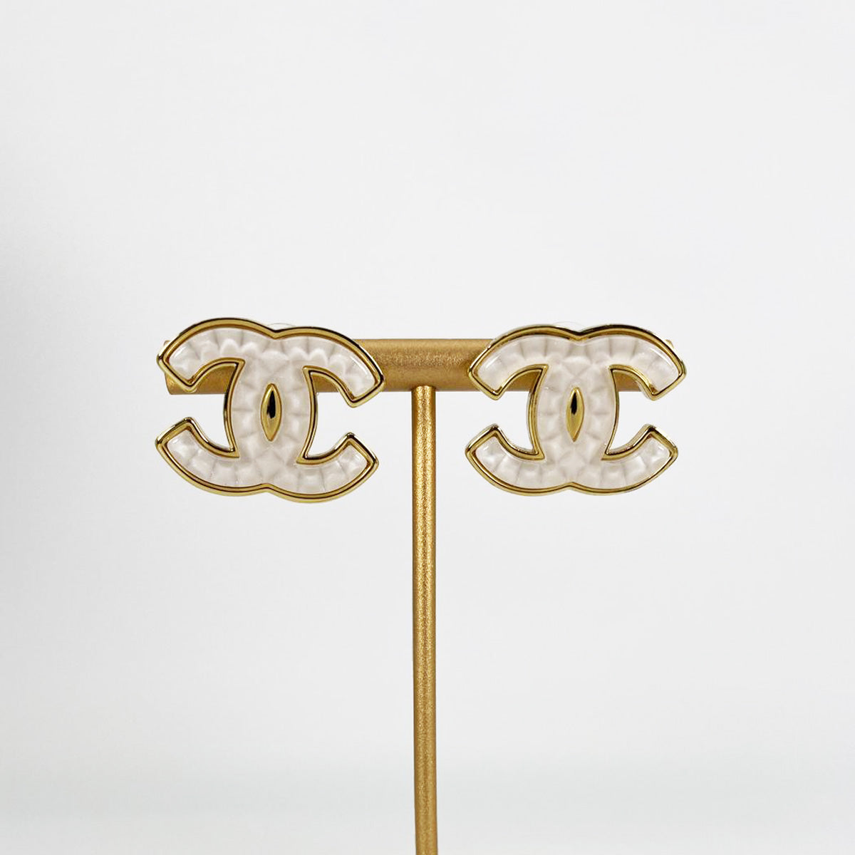 CHANEL シャネル ピアス A24A ココマーク レディース プラスチック