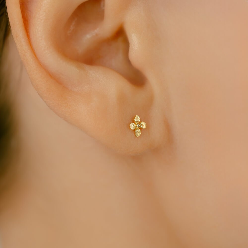 K18YG ボディピアス 軟骨ピアス トラガス, ヘリックス アウターコンク