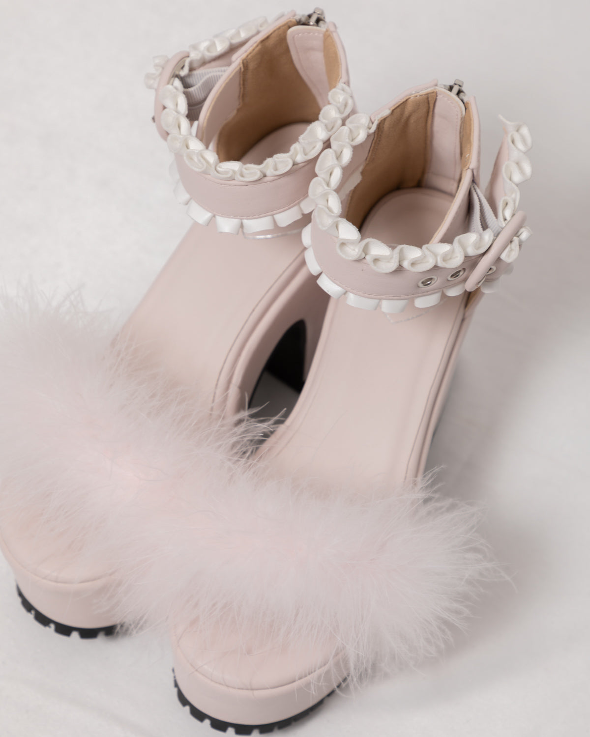 フリルベルトドーリーファーサンダル – pium