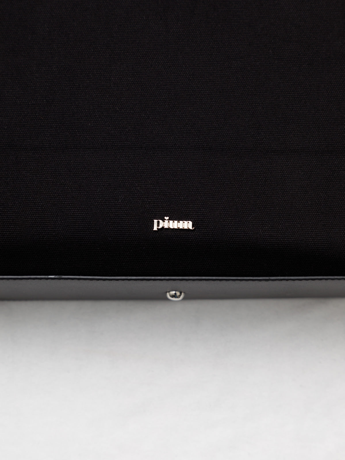 パスケース付きスクエアパイピングトート – pium