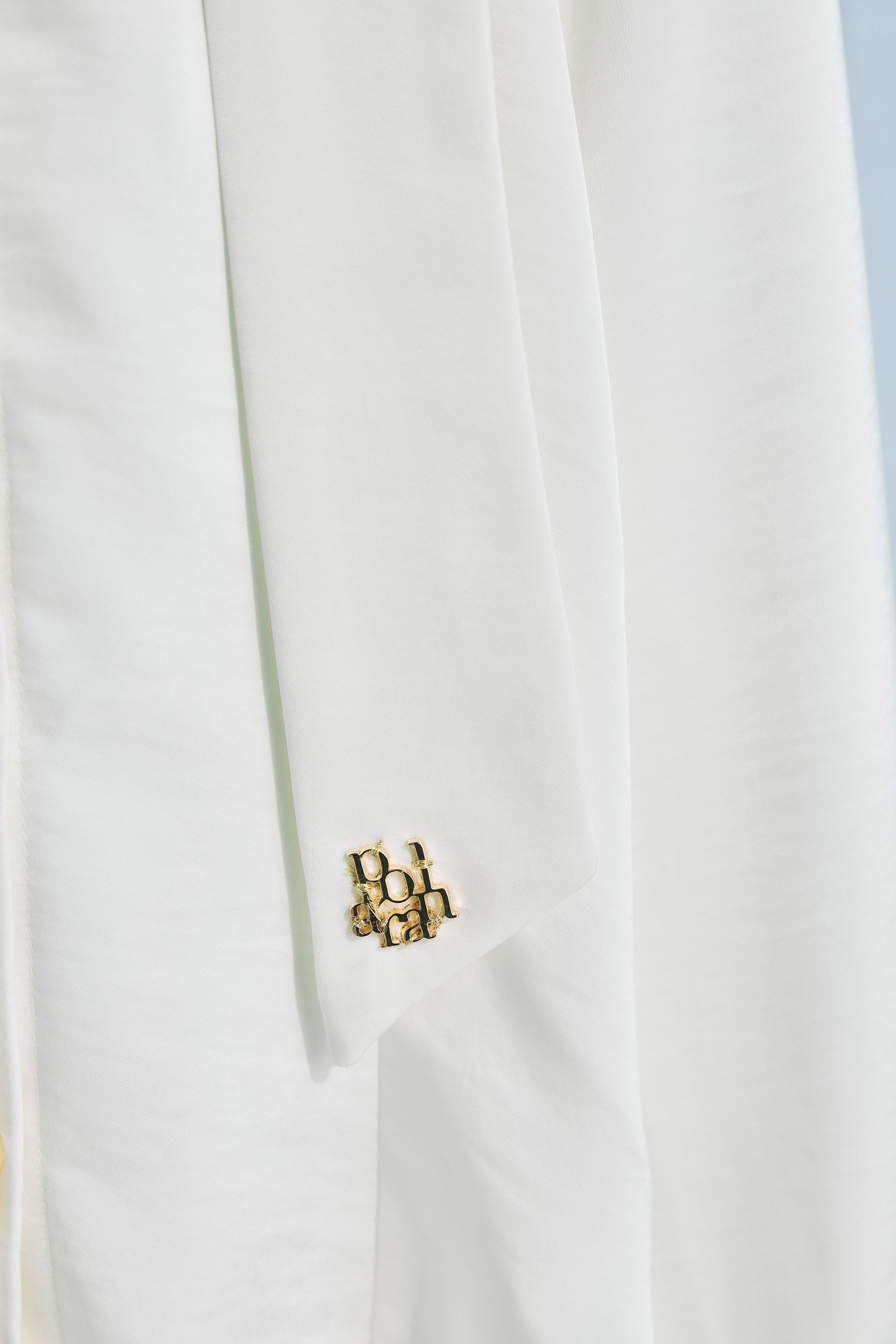 ボウタイmany wayオフショルサテンブラウス – poláura OFFICIAL ONLINE