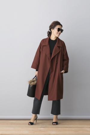 スタイリスト大草直子さんとのスペシャルコラボダウンが完成！ | 株式