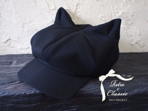 猫のようにスタイル良くみえる、大人のためのショートパンツ＆猫耳