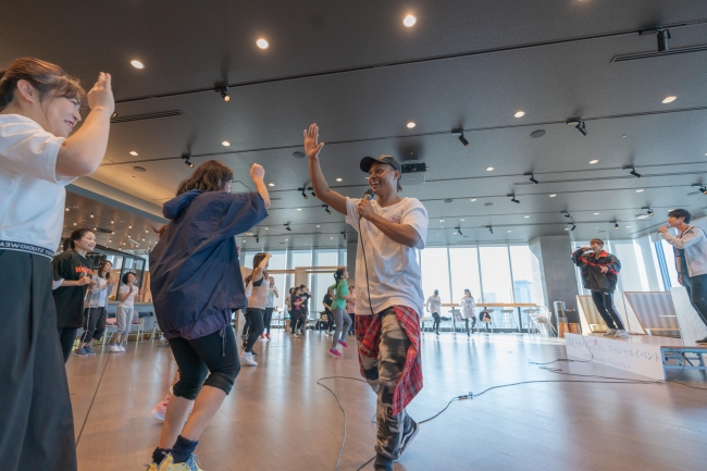 フィットネスとエンタメを合体させたdTV『きゅんトレ』を《DRESS》が