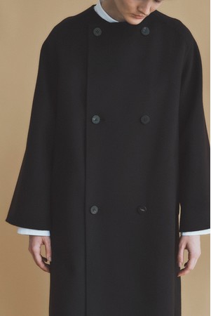 上質を纏う〈GALERIE VIE〉のダブルフェイスコート先行予約を
