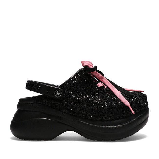 Crocs×atmos pink 初のコラボレーション！サンダルとスニーカーをMIX