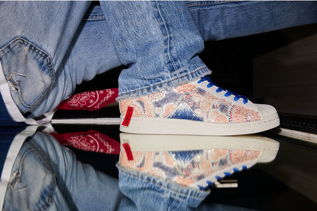 Three Tides Tattoo “UKIYOEMON”による粋な和柄を落とし込んだ『adidas
