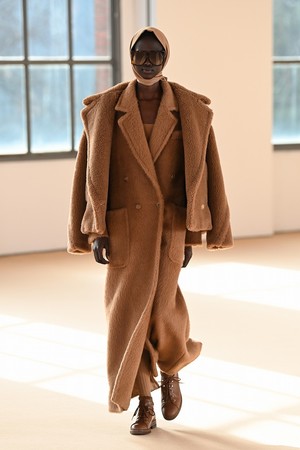 マックスマーラ 2021年秋冬コレクション | 株式会社マックスマーラ