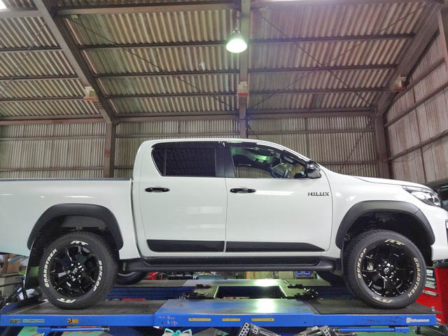 GUN125 トヨタ ハイラックス JAOS BATTLEZリフトアップセット VFCA