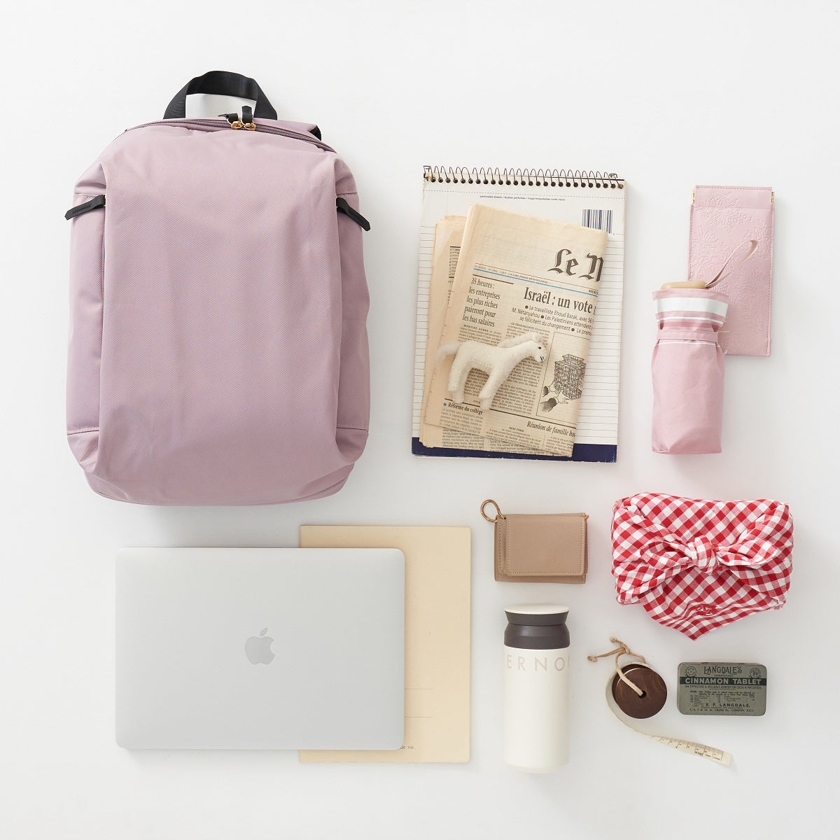 歩いた時の衝撃を吸収し肩への負担を約43％軽減するAGS機能搭載