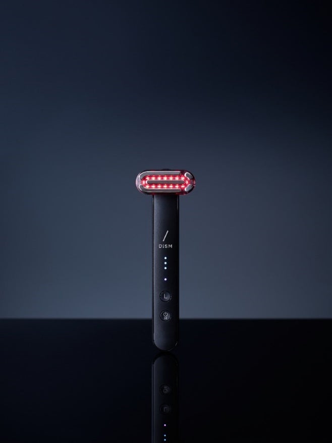 スキンケアブランド「DISM」より初の美容家電「ディズム EMS EER