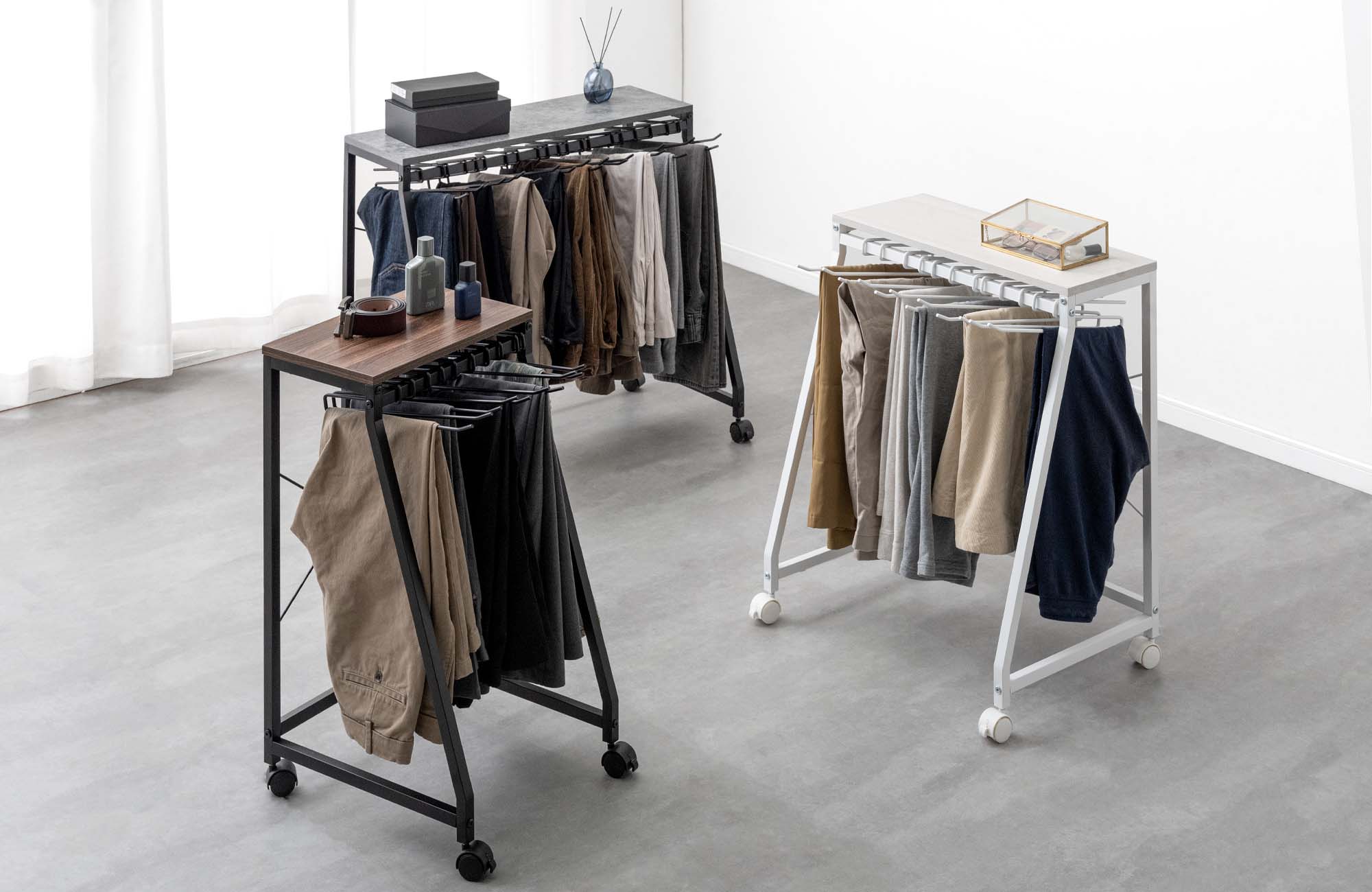 新開発のスラックスハンガーラックが、さらに進化！ズボン類の収納を