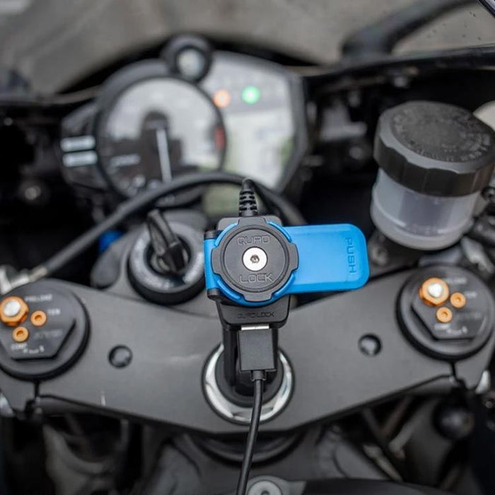 バイク用 防水・防塵 USBチャージ｜クアッドロック