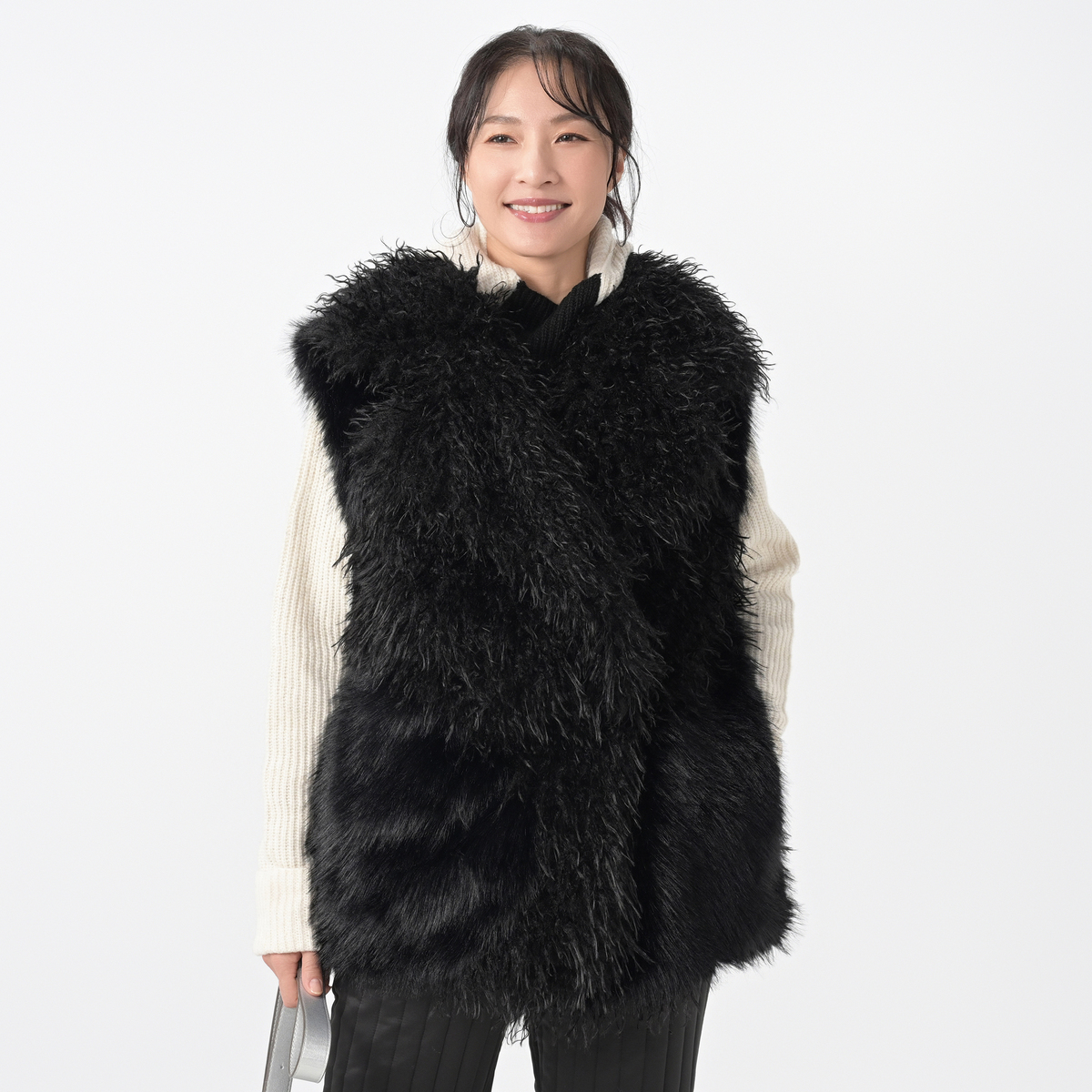 M17967 未使用 マサゴ ゴージャスなフェイクファーのベスト 黒 S
