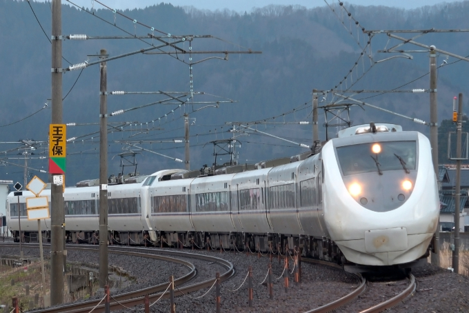 JR西日本 クロ681-5 (681系) 車両ガイド | レイルラボ(RailLab)