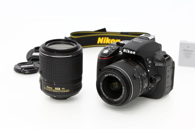D5300 ダブルズームキット2 ブラック シャッター回数500回以下 【K1259