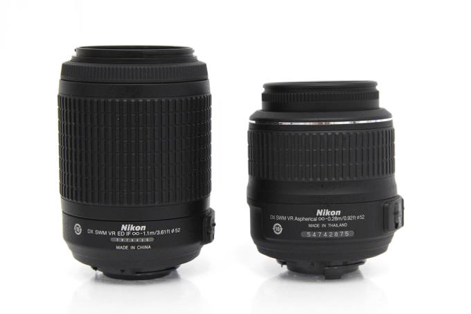 D3200 200mm ダブルズームキット ブラック シャッター回数約2500回以下