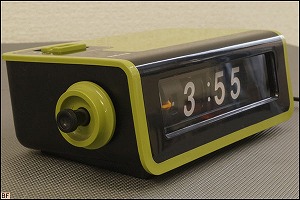 昭和レトロ◇National TG02 交流目覚時計 ナショナル 緑 パタパタ時計