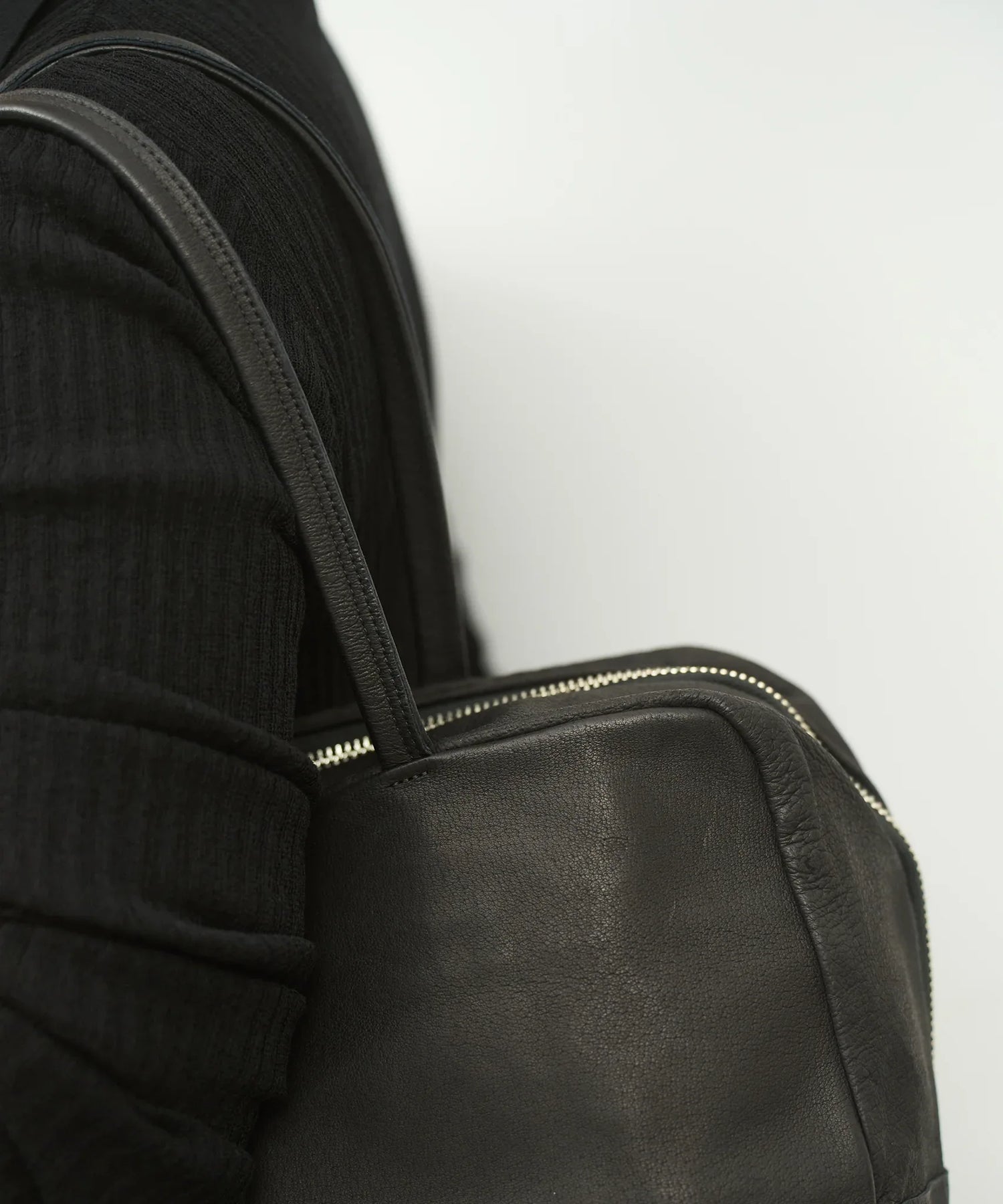 REN】《ボストンバッグ》シンプルで軽い、大きめのレザーバッグ。。