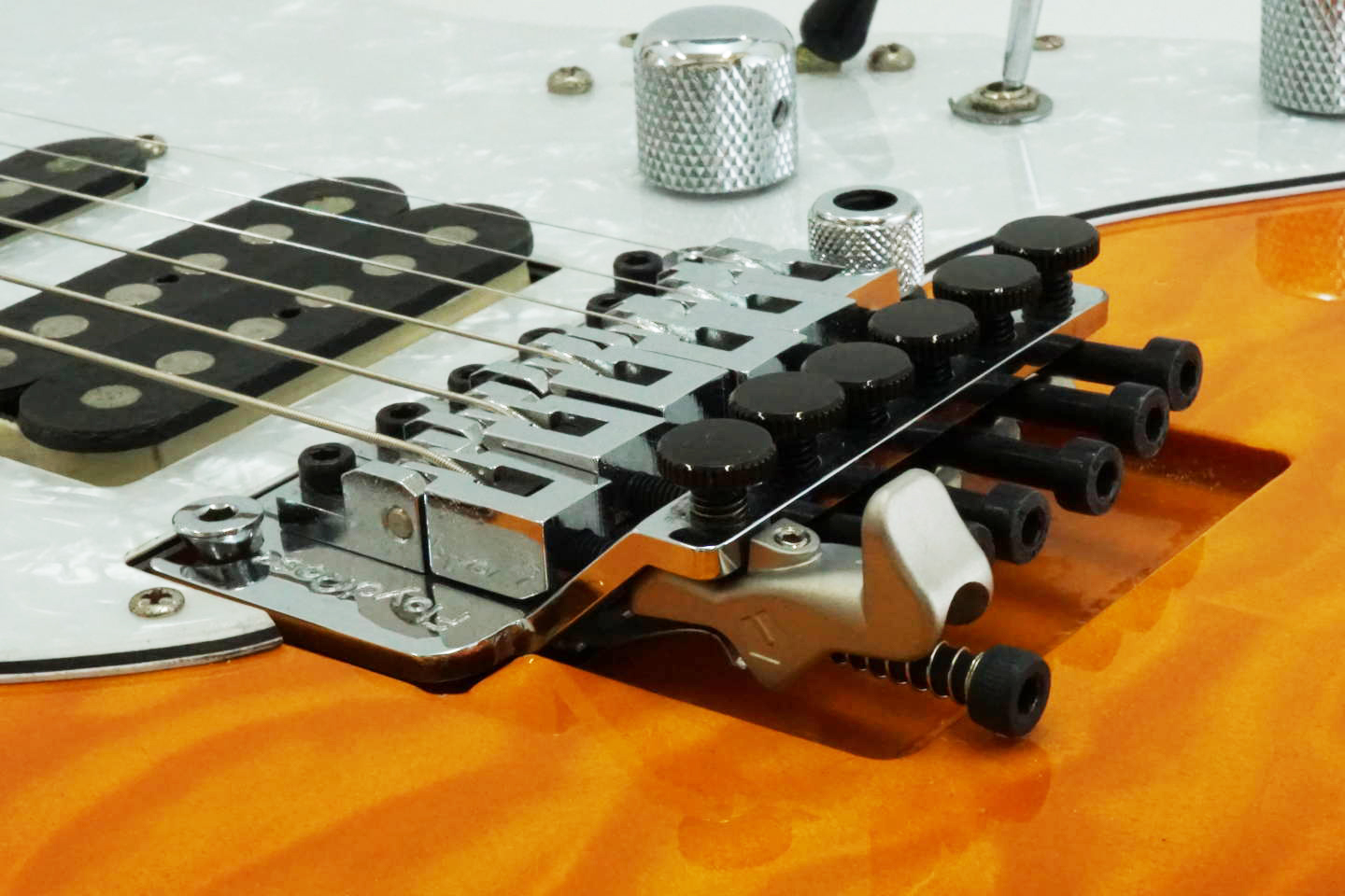 RED BISHOP こだわりのギター、ベースパーツブランド