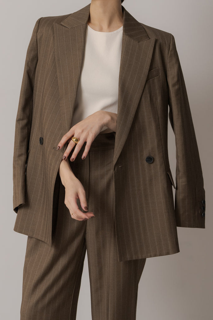 ピンストライプ テーラードジャケット｜PINSTRIPE TAILORED JACKETの