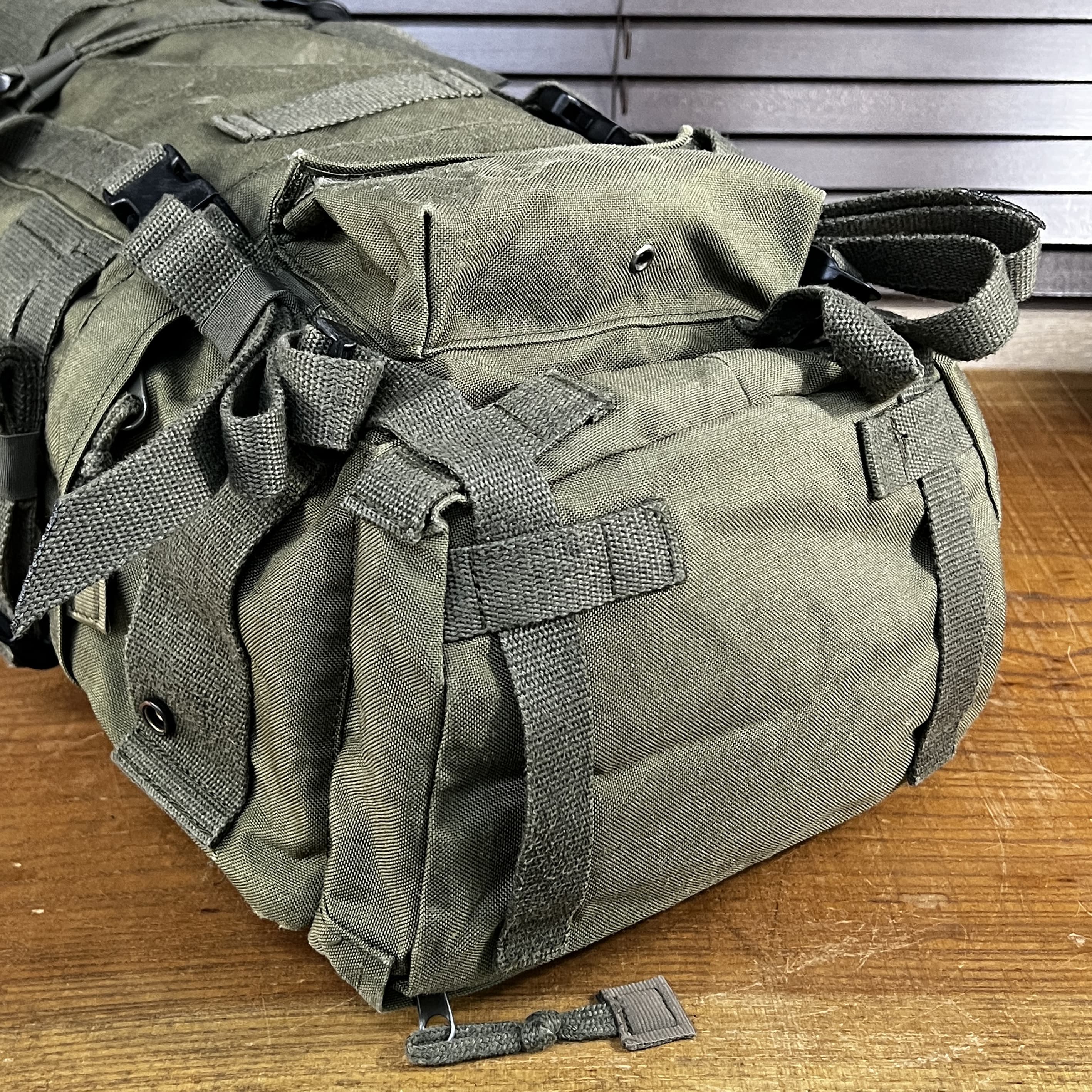 オーストリア軍放出品 バックパック KAZ 03 80L 金属フレーム無し 雨蓋