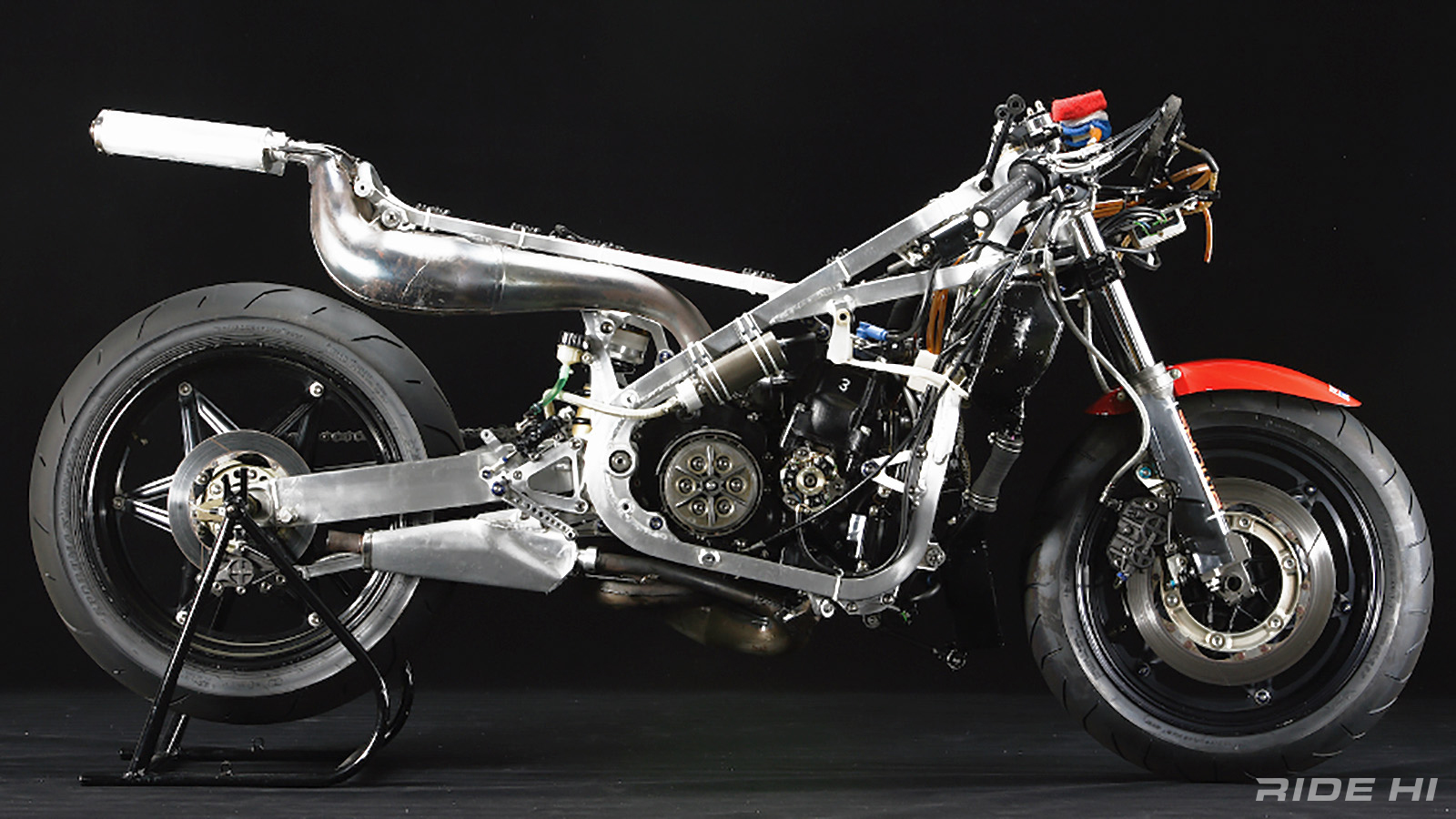 ホンダ初の2ストGPマシンNS500が3気筒だったのは？【このバイクに注目