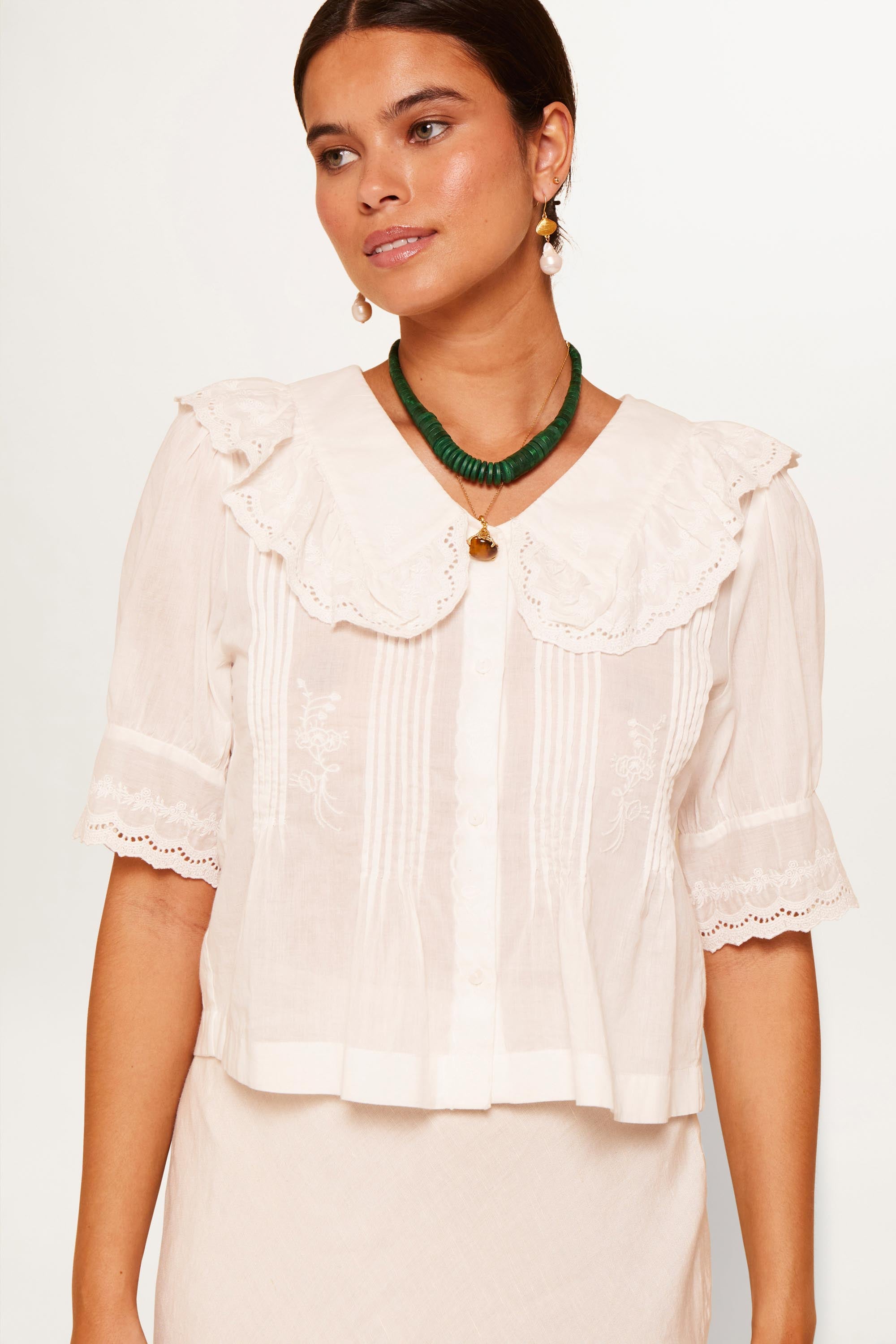 Quince Cotton Blouse in White Pansy Embroidery Ivory | RIXO USA ⋆
