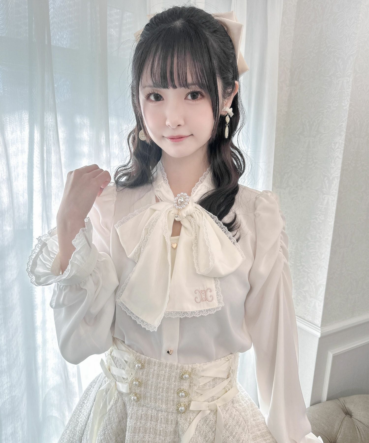 ボウタイ刺繍入りブラウス | Rlab store