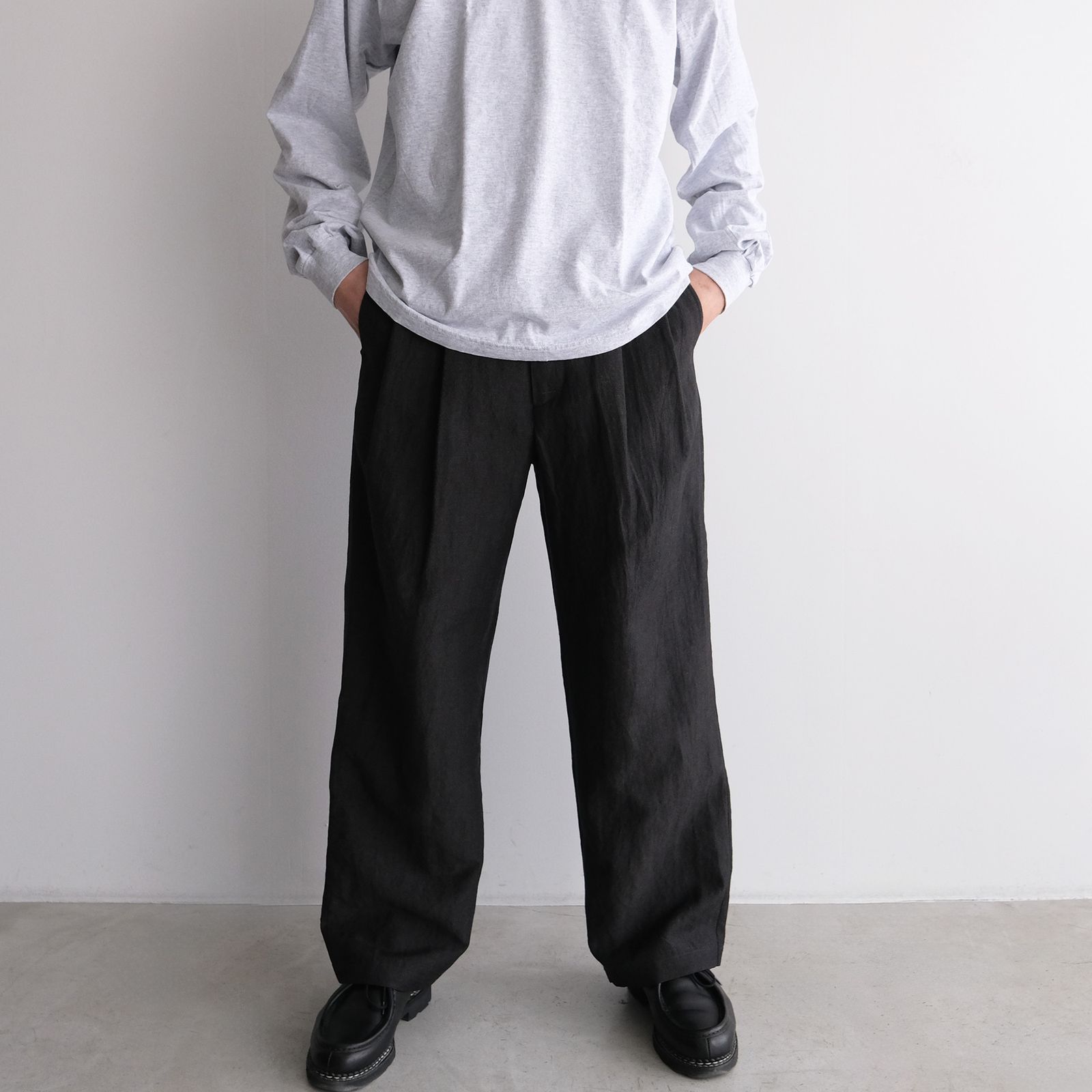 UNIVERSAL PRODUCTS - Wool Linen 2Tuck Trousers -パンツ-（Charcoal